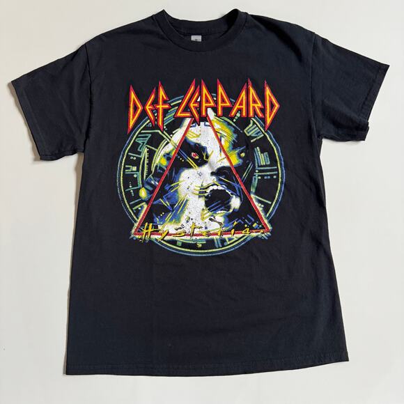 Def Leppard Concert Tour T Shirt Medium Hysteria Etihad Park Abu Dhabi EUC RARE - Picture 1 of 7